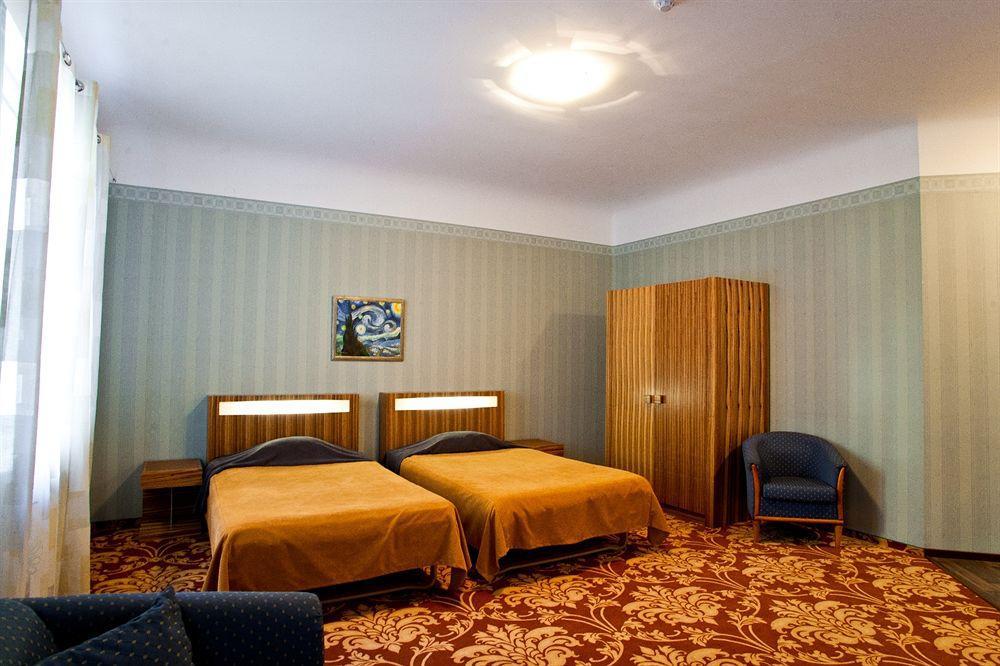 City Hotel Teater Рига Екстериор снимка