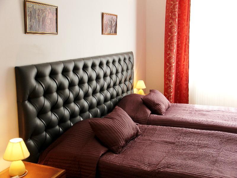 City Hotel Teater Рига Екстериор снимка