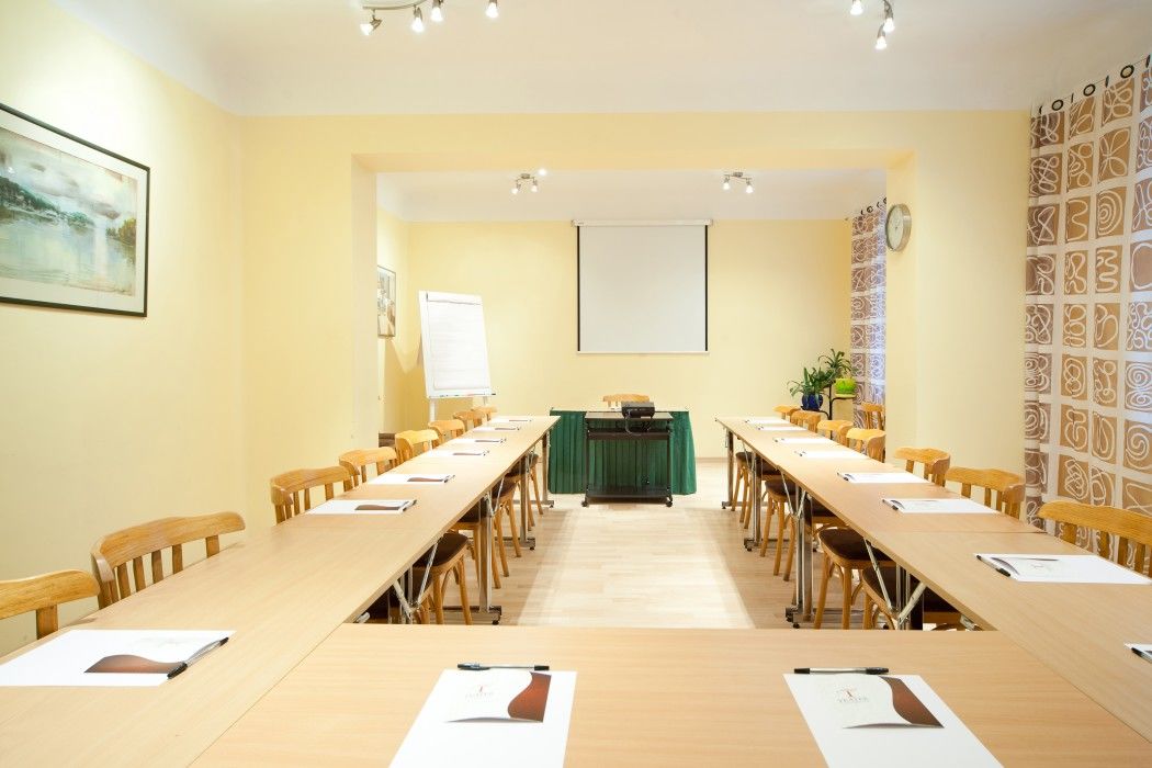 City Hotel Teater Рига Екстериор снимка