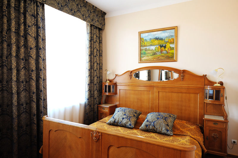 City Hotel Teater Рига Екстериор снимка