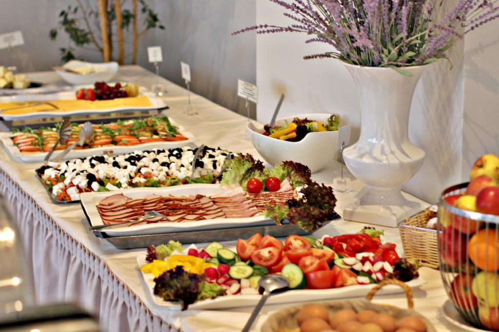 City Hotel Teater Рига Екстериор снимка