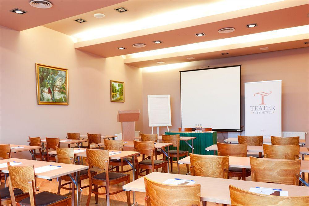 City Hotel Teater Рига Екстериор снимка